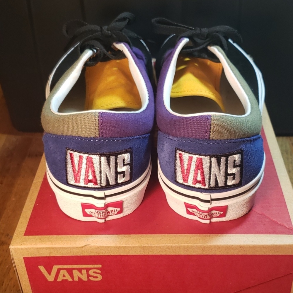 Vans - Picture 3 of 5